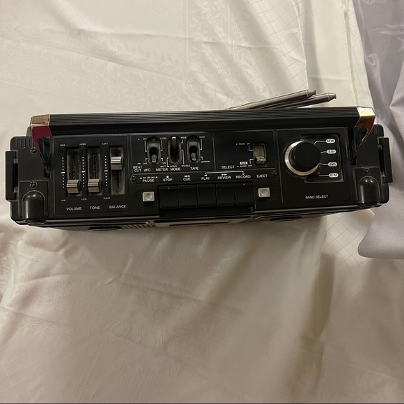 VINTAGE JVC ALC/Variable Monitor Stereo Radio Cassette Recorder No. 9475 - Picture 8 of 12